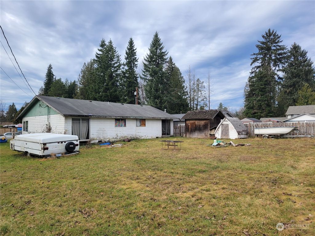 Photo of 411 Anderson Avenue, Granite Falls, WA 98252 (MLS # 2195413)