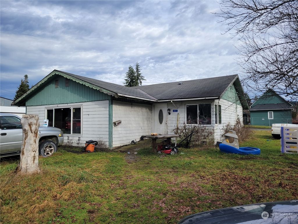 Photo of 411 Anderson Avenue, Granite Falls, WA 98252 (MLS # 2195413)
