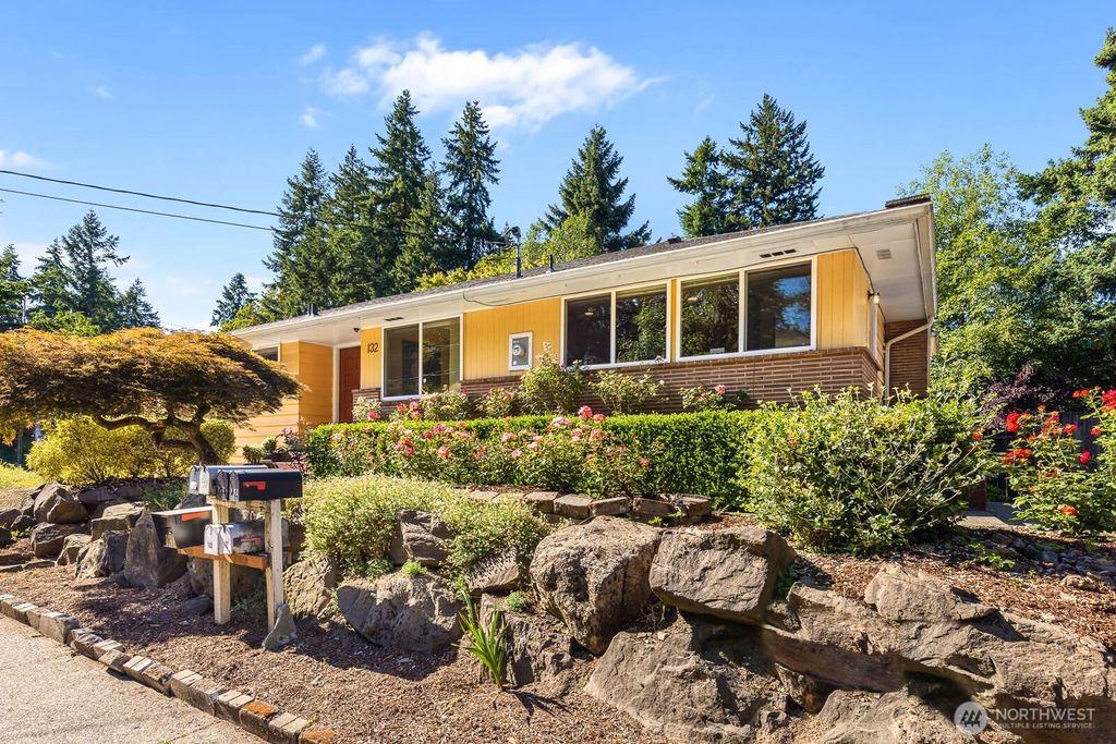 Photo of 132 NE 130th Street, Seattle, WA 98125 (MLS # 2406174)
