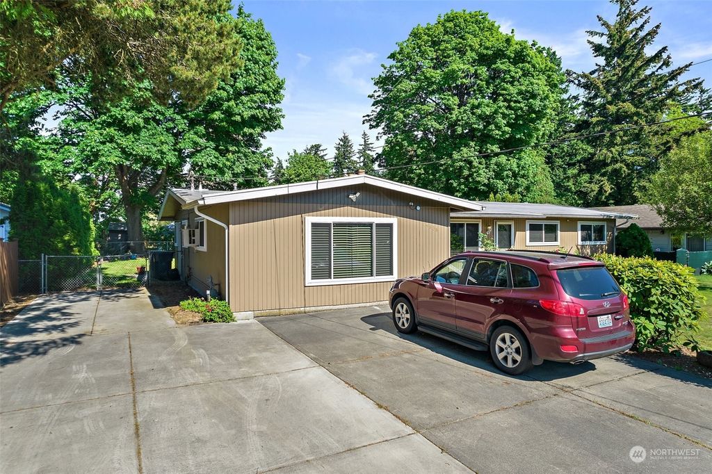 Photo of 34838 Military Road S, Auburn, WA 98001 (MLS # 2072507)