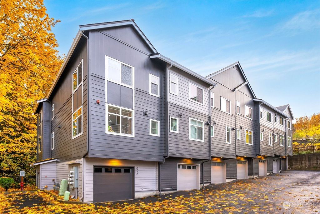 Photo of 2263 NW Hidden Lane, Issaquah, WA 98027 (MLS # 2177961)