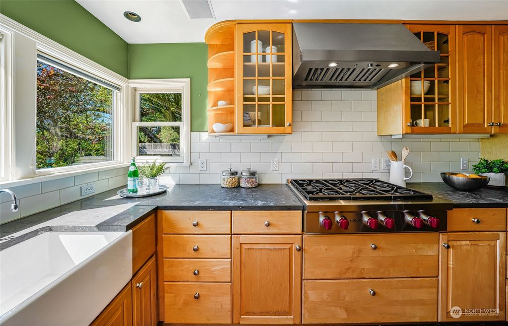 Photo of 4750 45th Avenue NE, Seattle, WA 98105 (MLS # 2014689)