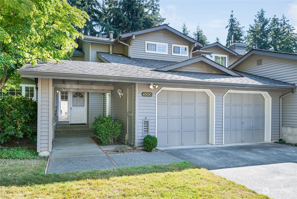 Photo of 6500 115th Place SE, Bellevue, WA 98006 (MLS # 1995860)