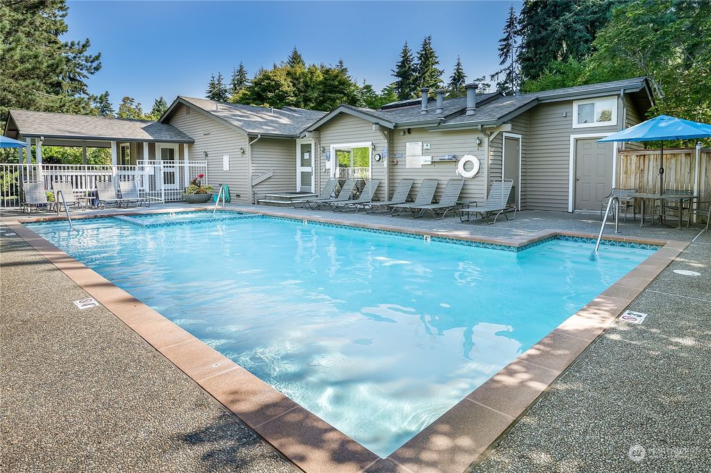 Photo of 6500 115th Place SE, Bellevue, WA 98006 (MLS # 1995860)