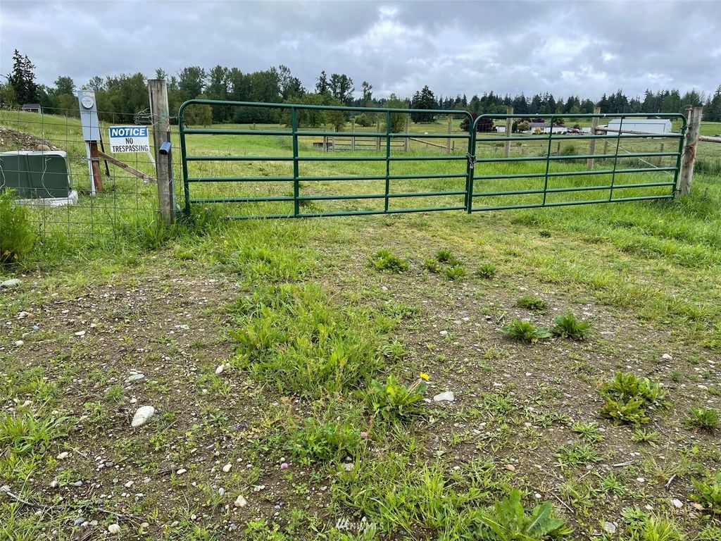 Photo of 19777 SE 384th St, Auburn, WA 98092 (MLS # 1949569)