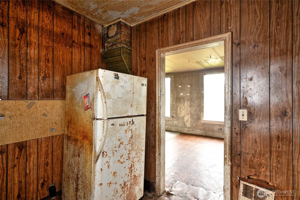 Photo of 1703 Oakes Avenue, Everett, WA 98201 (MLS # 2419697)