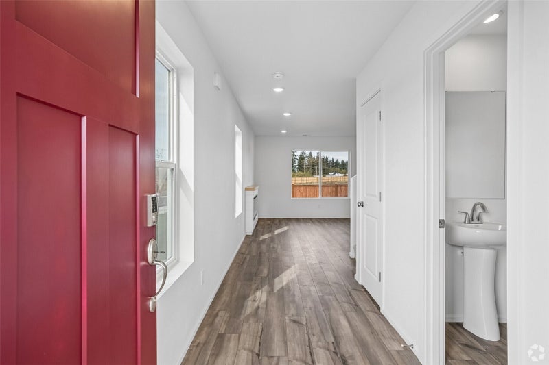 9939 Ferns Loop SE
