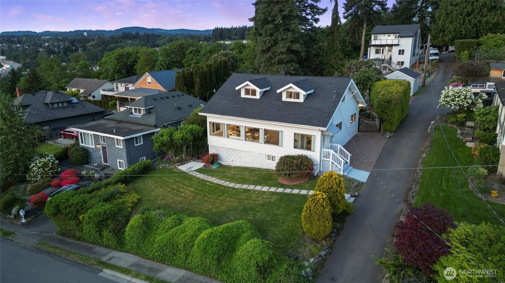 Photo of 420 Renton Avenue S, Renton, WA 98057 (MLS # 2460196)