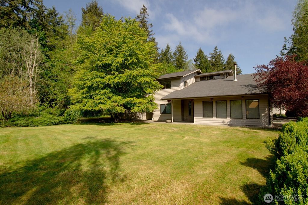 Photo of 1526 36th Avenue W, Olympia, WA 98506 (MLS # 2521488)