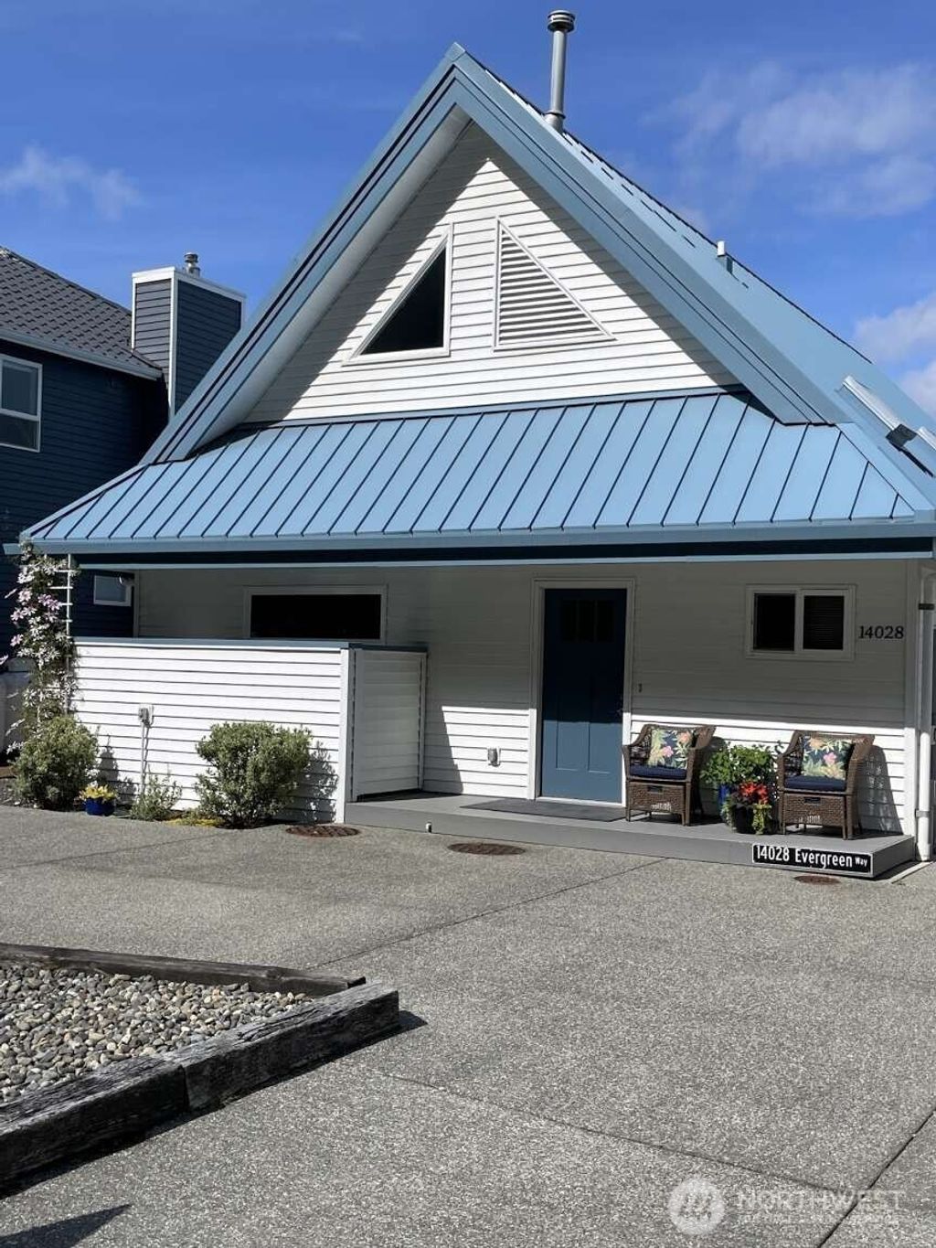 Photo of 14028 Evergreen Way, Stanwood, WA 98292 (MLS # 2380360)