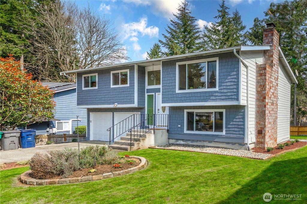 Photo of 10718 165th Place NE, Redmond, WA 98052 (MLS # 2353879)