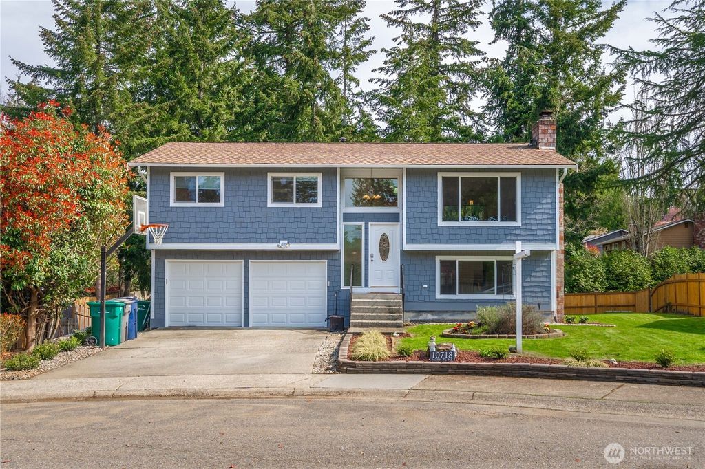 Photo of 10718 165th Place NE, Redmond, WA 98052 (MLS # 2353879)