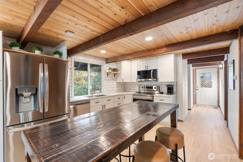 102 Lake Creek Drive