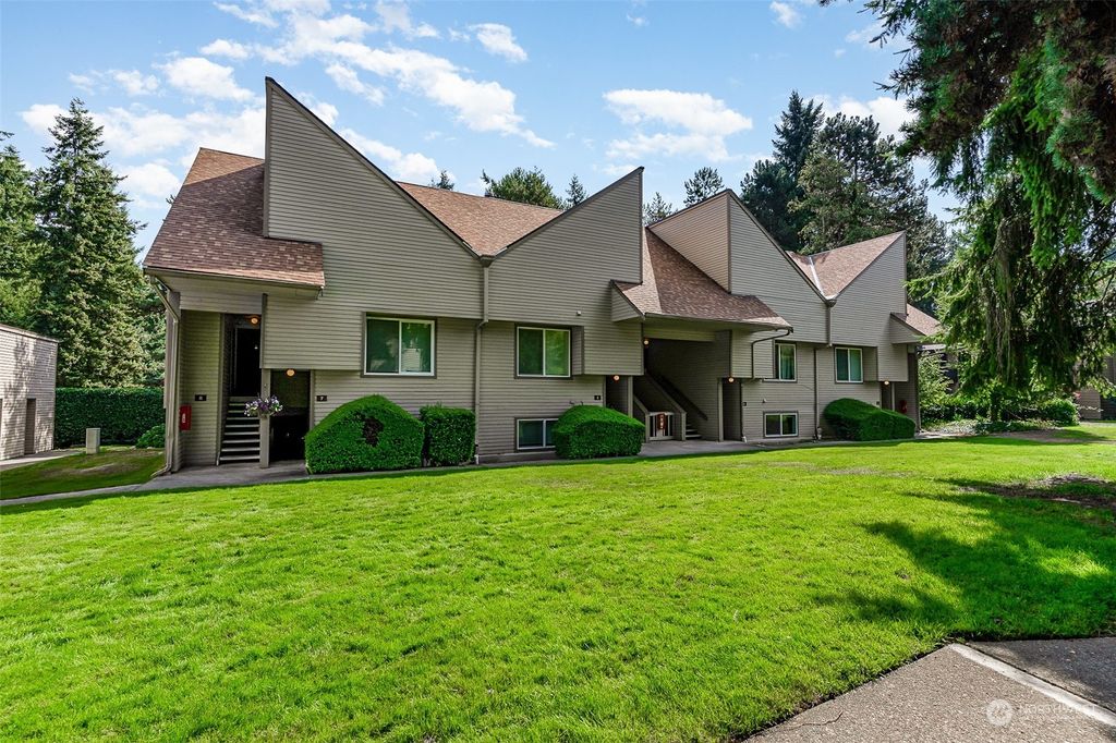 Photo of 14717 NE 44th Place #R-3, Bellevue, WA 98007 (MLS # 2157224)