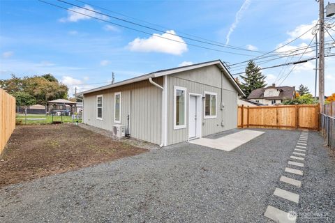 Photo of 2135 S Sheridan Avenue #B, Tacoma, WA 98409 (MLS # 2448365) Photo of 2135 S Sheridan Avenue #B, Tacoma, WA 98409 (MLS # 2448365)