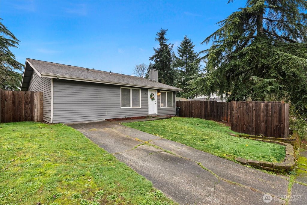 Photo of 412 E 78th Street, Tacoma, WA 98404 (MLS # 2461186)