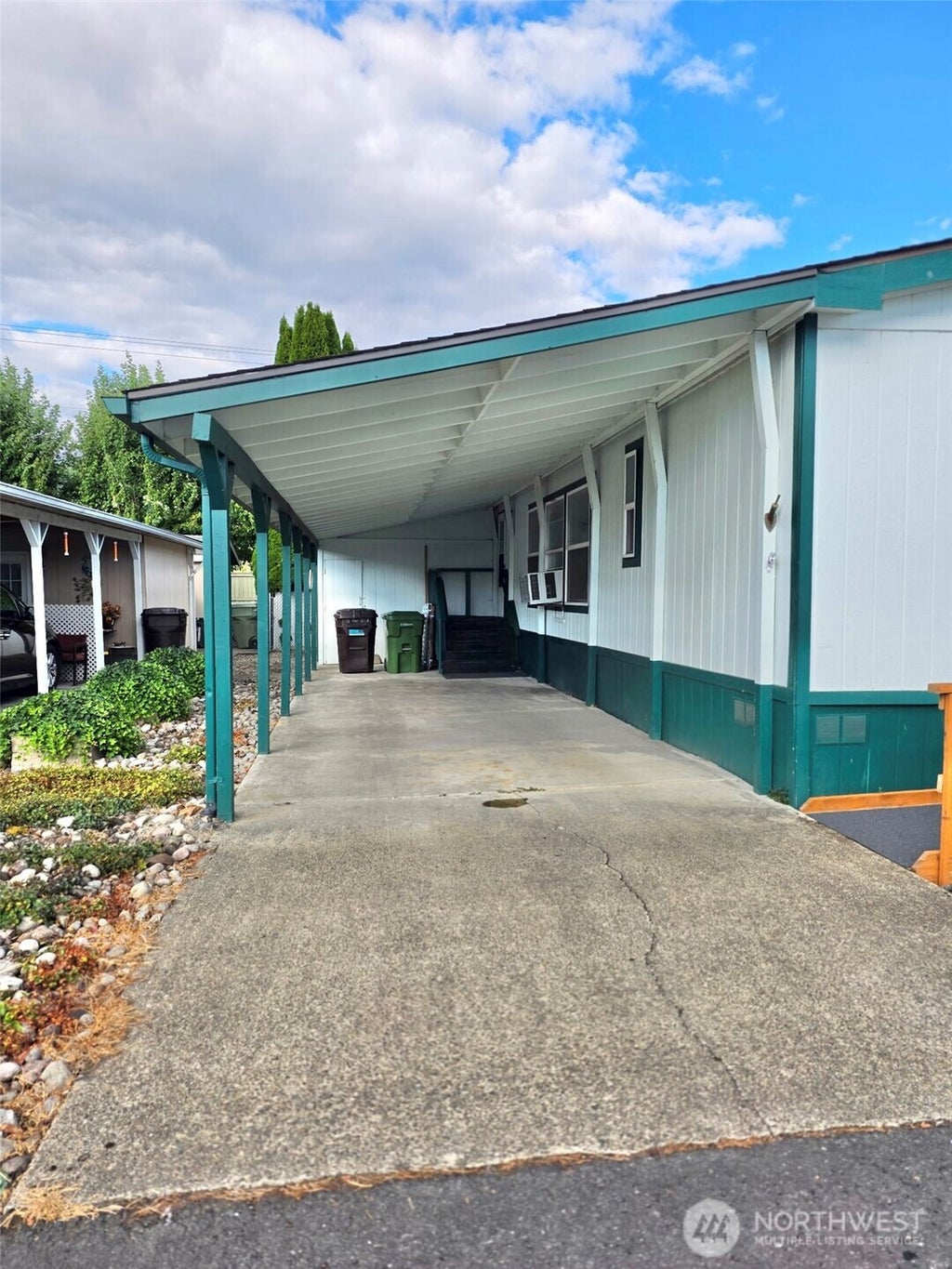 Photo of 8 Heritage Boulevard, Longview, WA 98632 (MLS # 2579255)