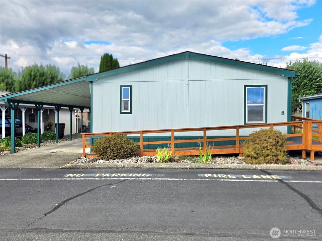 Photo of 8 Heritage Boulevard, Longview, WA 98632 (MLS # 2579255)