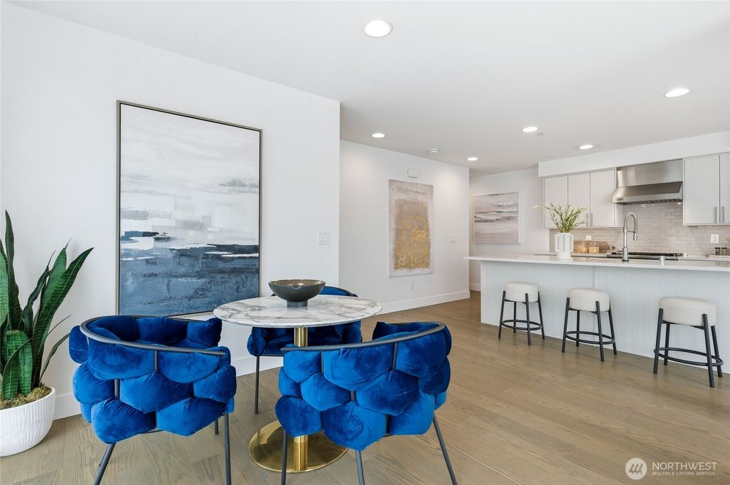 Photo of 10712 SE 2nd Street, Bellevue, WA 98004 (MLS # 2503994)