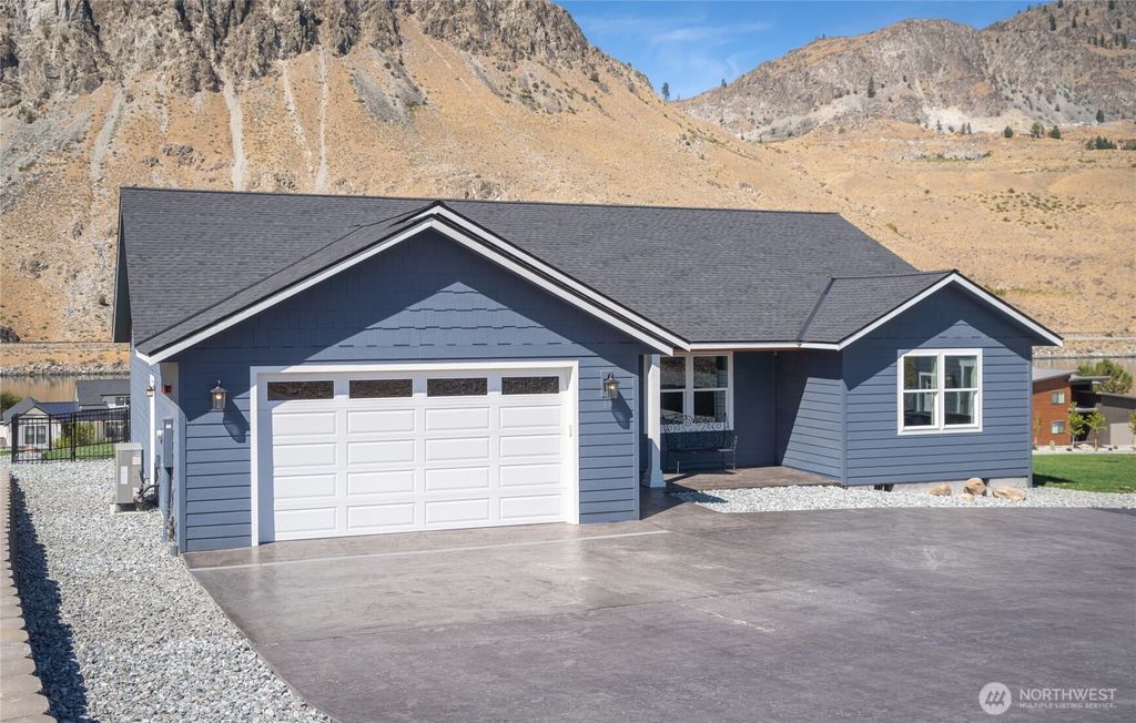 Photo of 15 E Shore Court, Orondo, WA 98843 (MLS # 2469008)