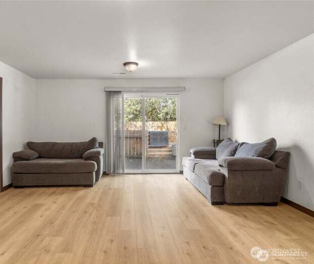 Yelm, Washington 98597, United States, 4 Bedrooms Bedrooms, ,3 BathroomsBathrooms,Residential,Active,203519