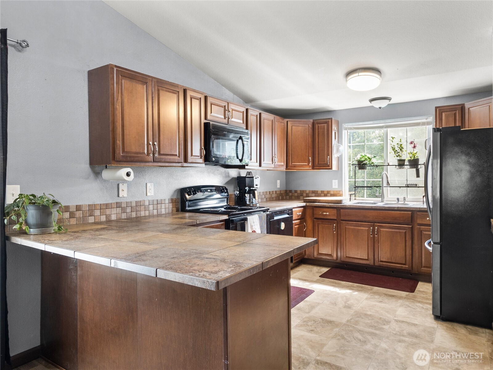 Yelm, Washington 98597, United States, 4 Bedrooms Bedrooms, ,3 BathroomsBathrooms,Residential,Active,203519