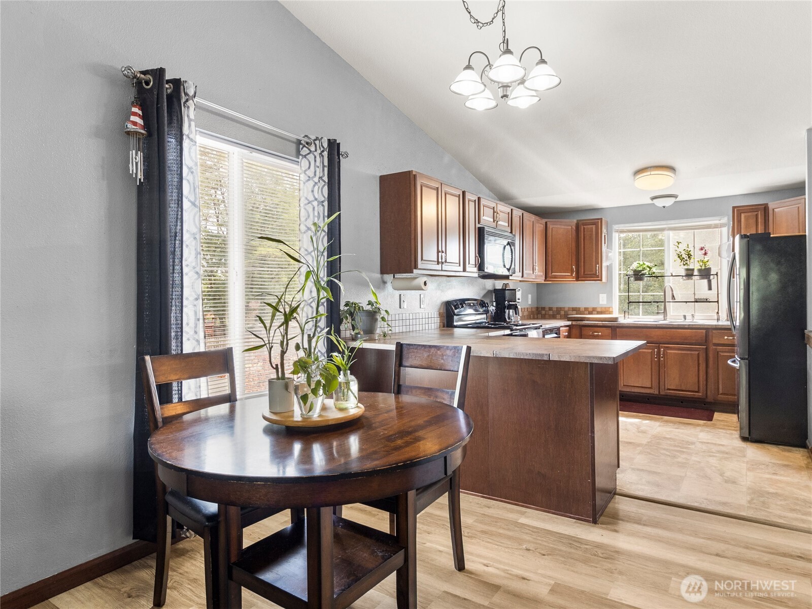 Yelm, Washington 98597, United States, 4 Bedrooms Bedrooms, ,3 BathroomsBathrooms,Residential,Active,203519