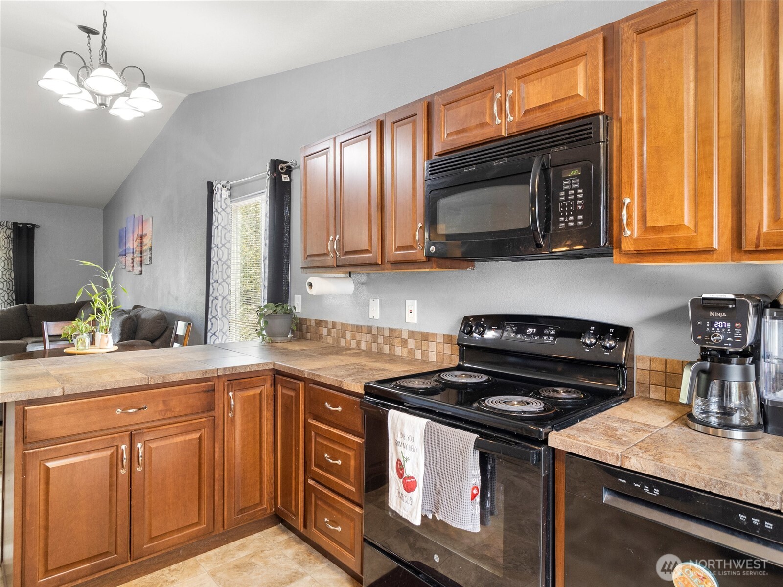 Yelm, Washington 98597, United States, 4 Bedrooms Bedrooms, ,3 BathroomsBathrooms,Residential,Active,203519