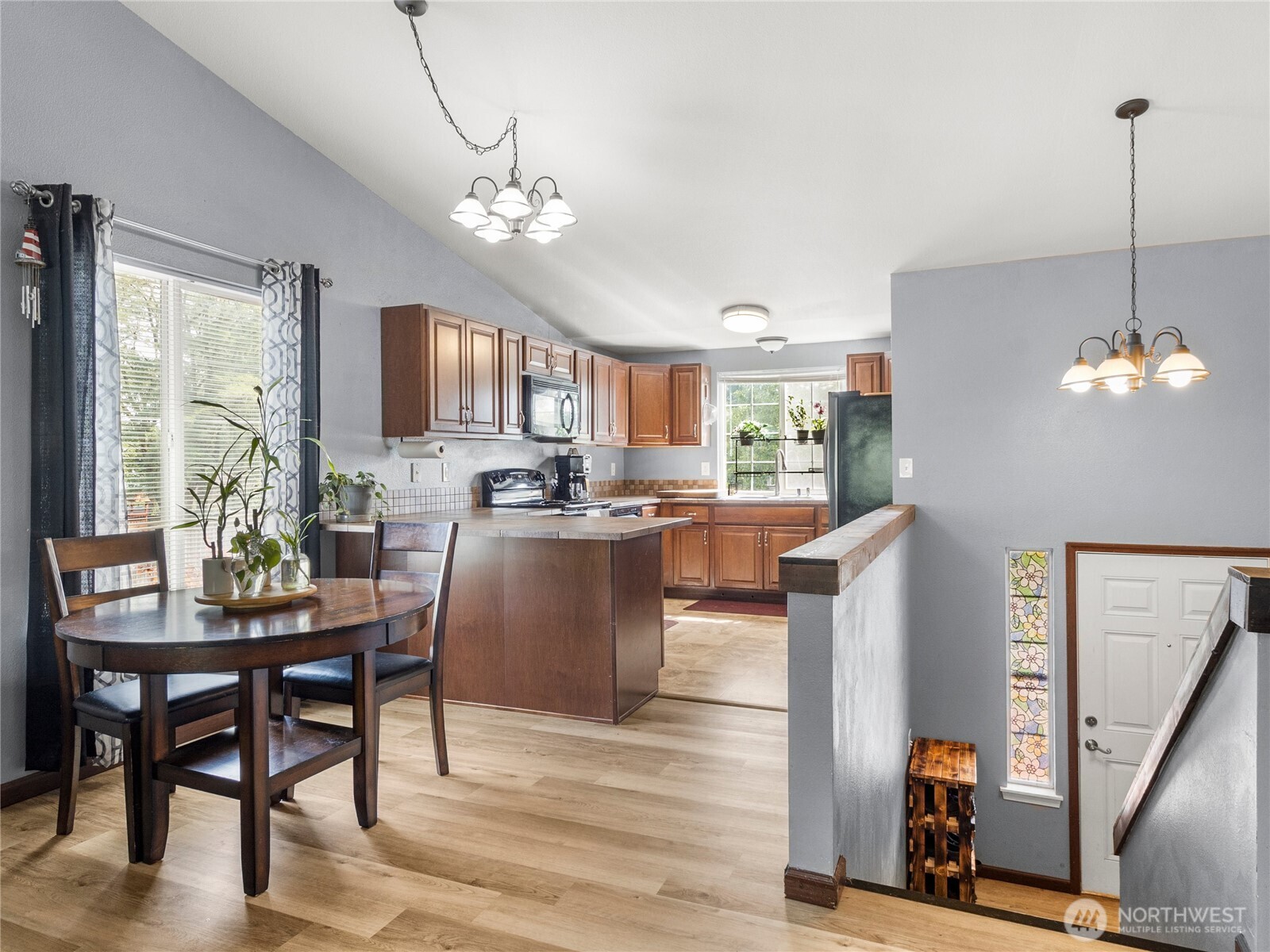 Yelm, Washington 98597, United States, 4 Bedrooms Bedrooms, ,3 BathroomsBathrooms,Residential,Active,203519