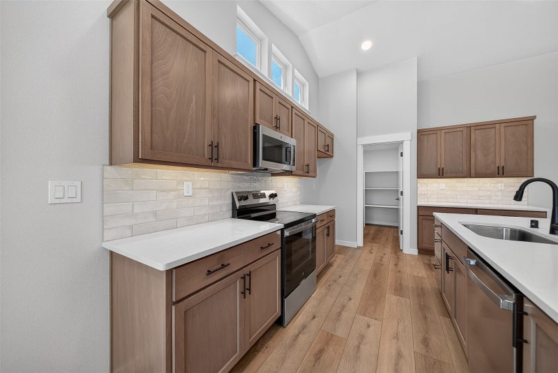 819 Ava St