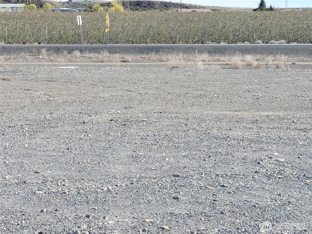 Photo of 608 Poplar Way SW Way, Mattawa, WA 99349 (MLS # 2495812)