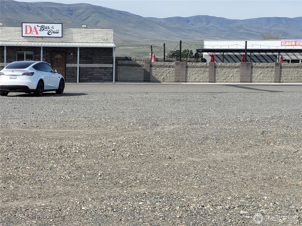 Photo of 608 Poplar Way SW Way, Mattawa, WA 99349 (MLS # 2495812)