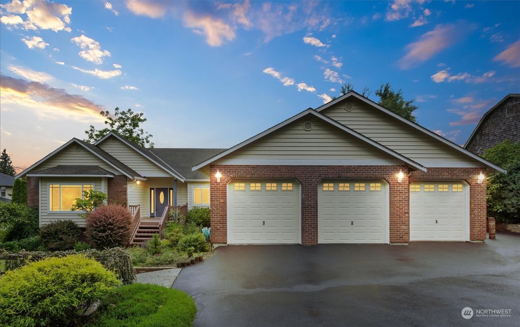 Photo of 6404 69th Avenue SE, Snohomish, WA 98290 (MLS # 2131391)