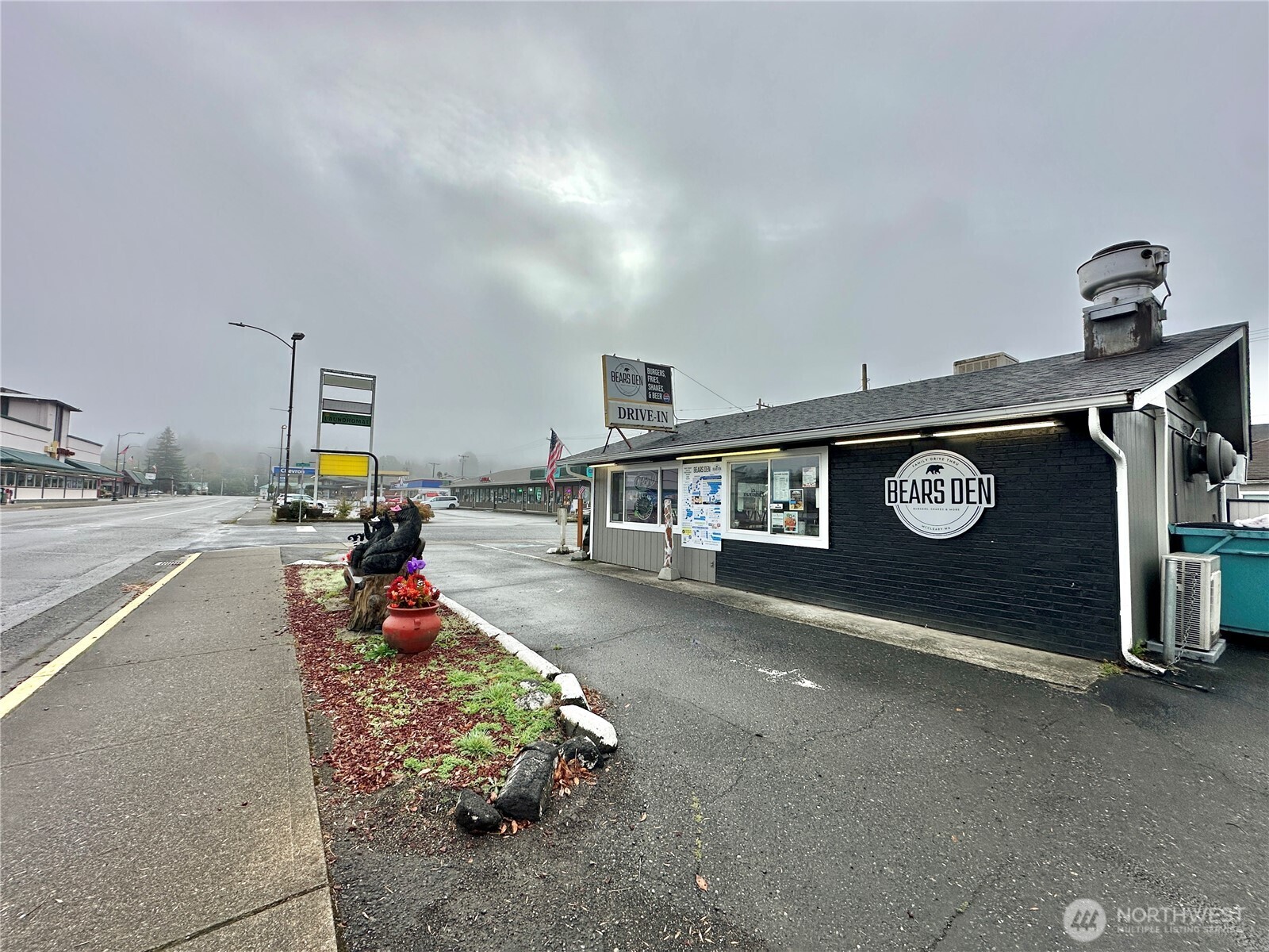 301 W Simpson Avenue