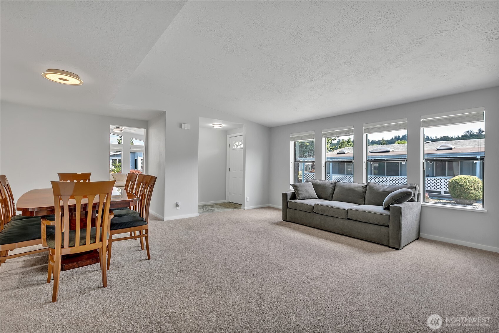 1402 22nd Street NE 558
