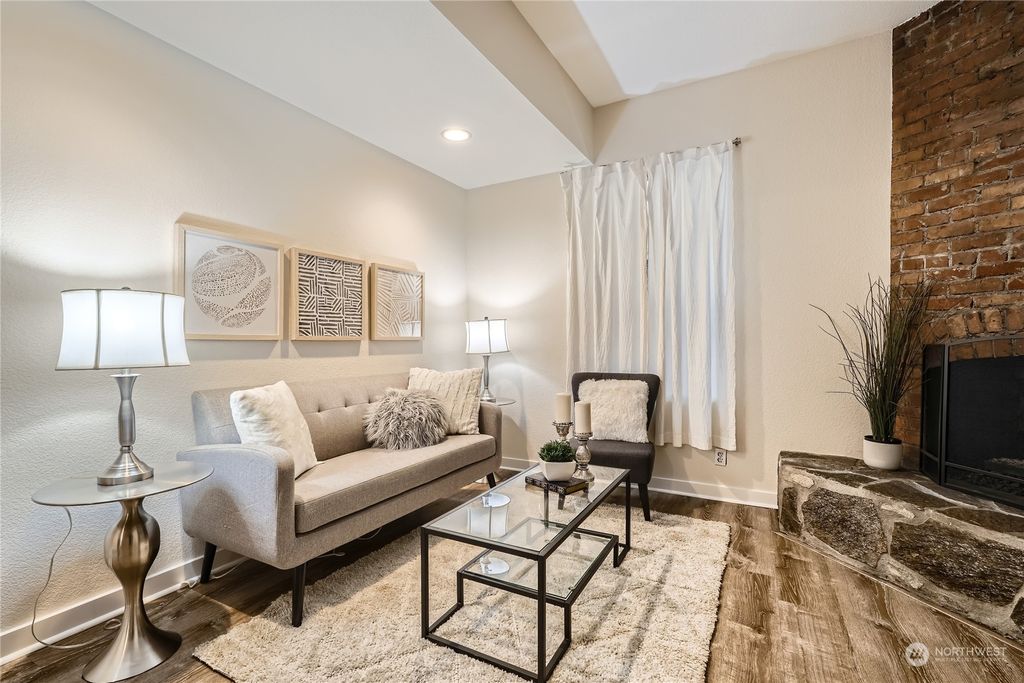 Photo of 125 Warren Avenue N #N, Seattle, WA 98109 (MLS # 2311831)