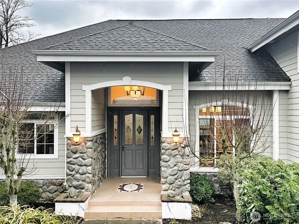 Photo of 2118 246th Avenue SE, Sammamish, WA 98075 (MLS # 2486389)