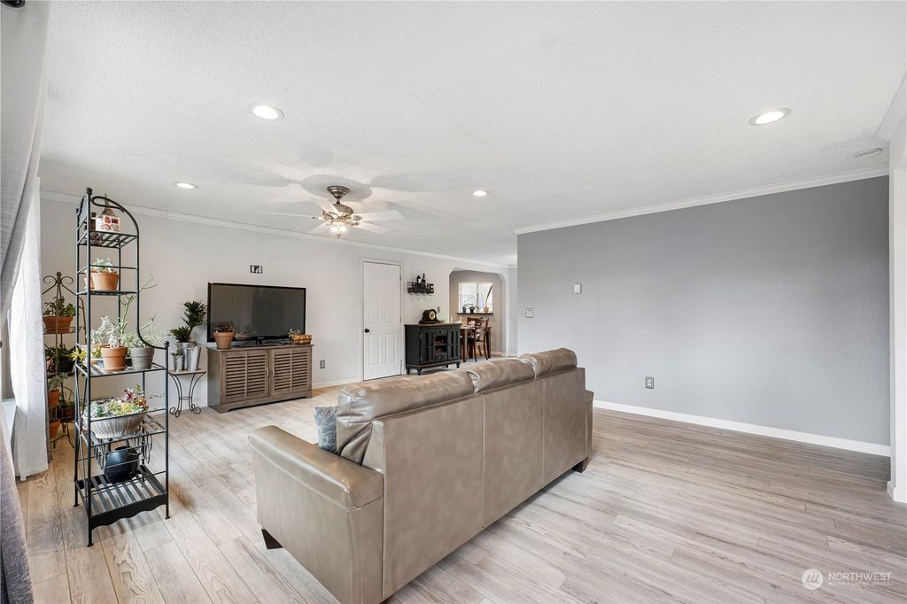 Photo of 722 3rd Avenue NE, Pacific, WA 98047 (MLS # 2052013)