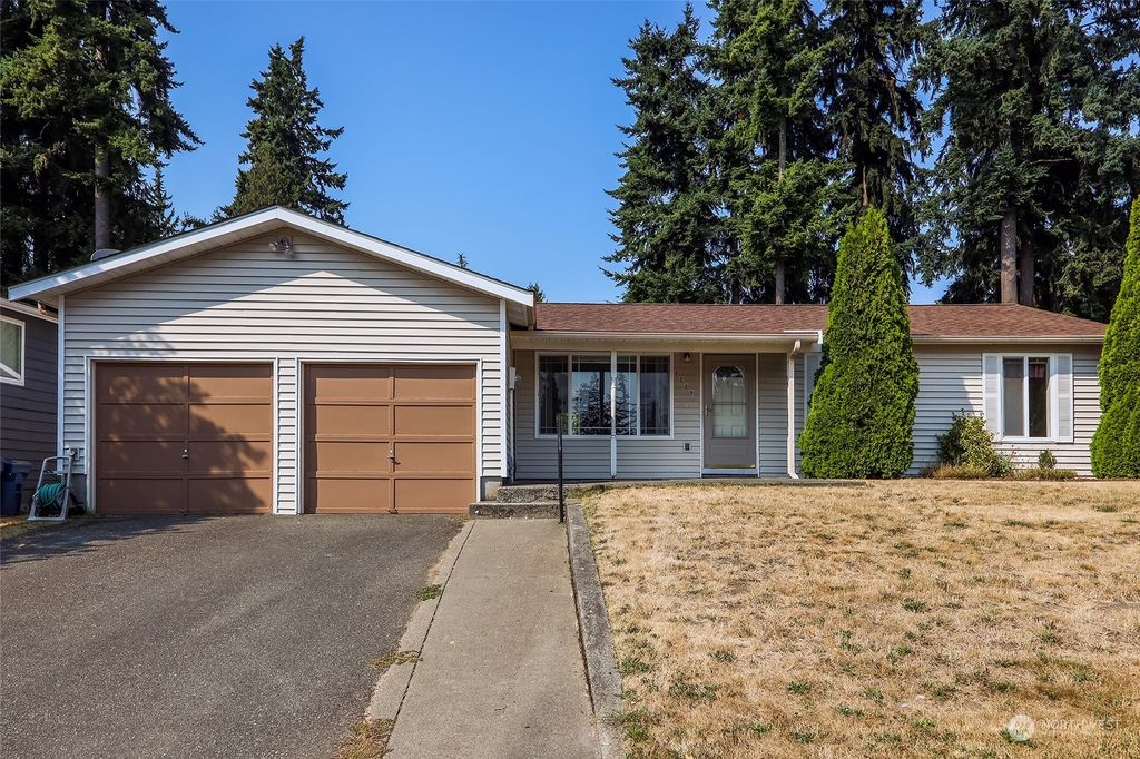 Photo of 5229 172nd Street SW, Lynnwood, WA 98037 (MLS # 2153188)
