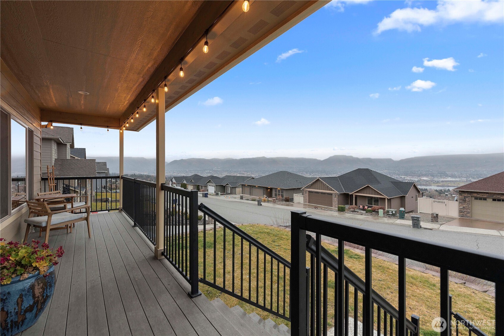 2627 Catalina Avenue