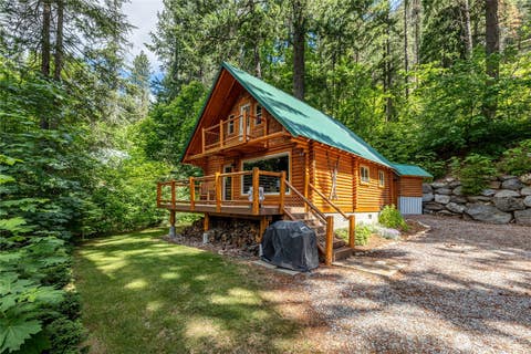 Photo of 23148 Lake Wenatchee Highway, Leavenworth, WA 98826 (MLS # 2526595)