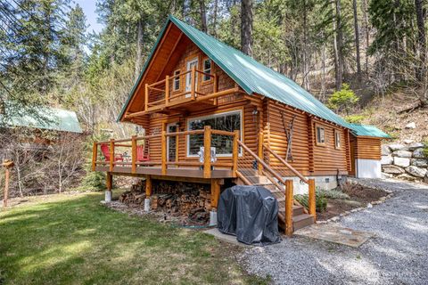 Photo of 23148 Lake Wenatchee Highway, Leavenworth, WA 98826 (MLS # 2526595)