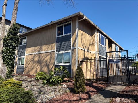 4027 S Warner Street Tacoma WA 98409