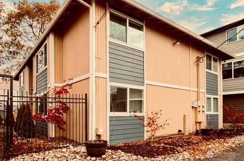 Photo of 4027 S Warner Street, Tacoma, WA 98409 (MLS # 2503812)