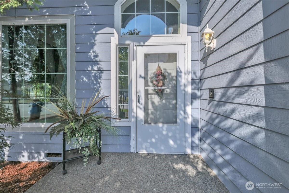 322 Orting Ave NW