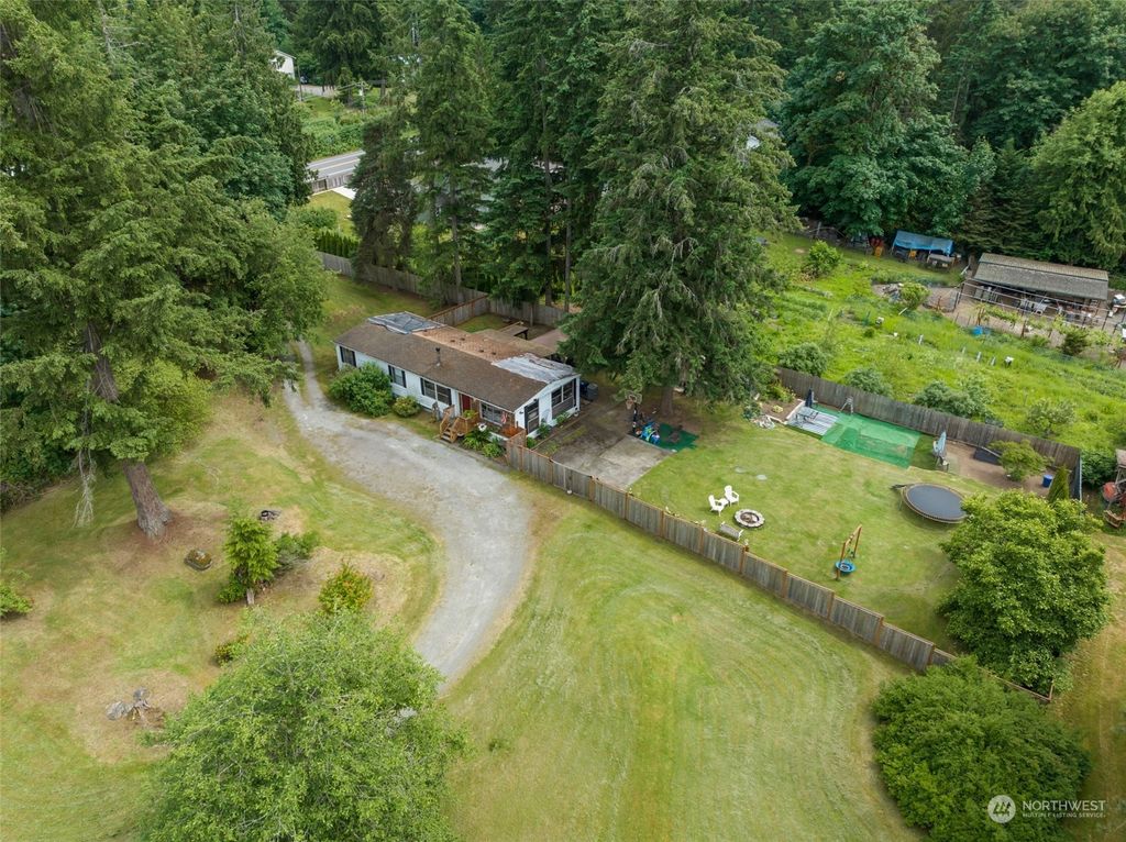 Photo of 15909 216th Avenue NE, Woodinville, WA 98077 (MLS # 2252613)