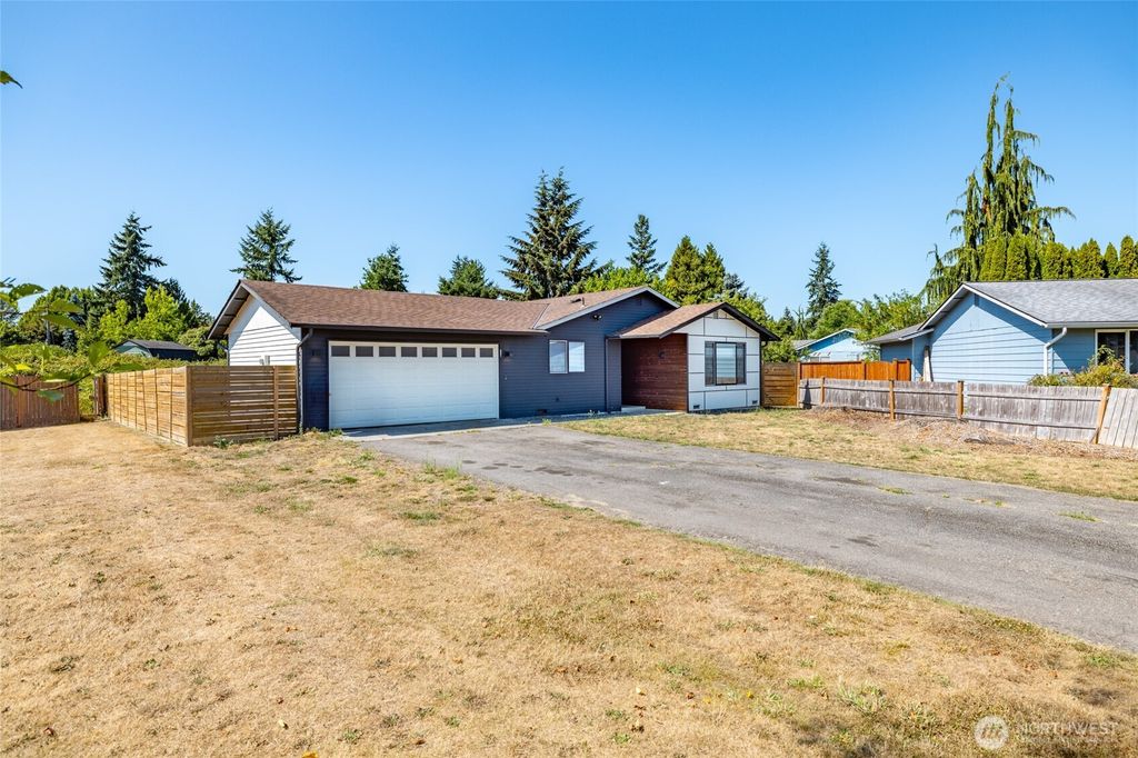 Photo of 4031 124th Place NE, Marysville, WA 98271 (MLS # 2408495)
