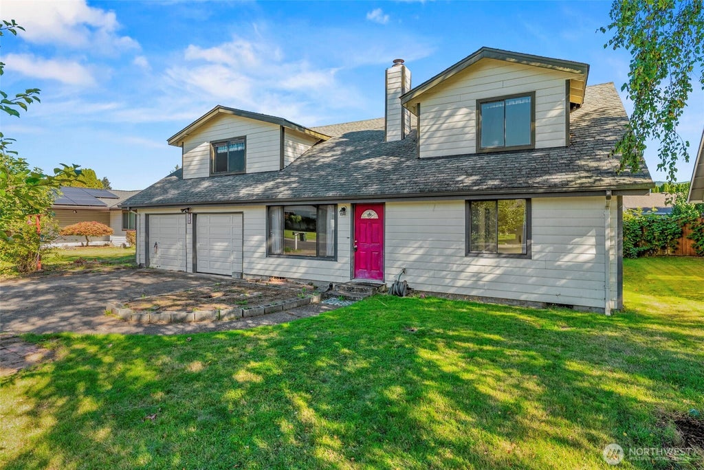 Photo of 117 Manteca DR, Kelso, WA 98626 (MLS # 2592510)