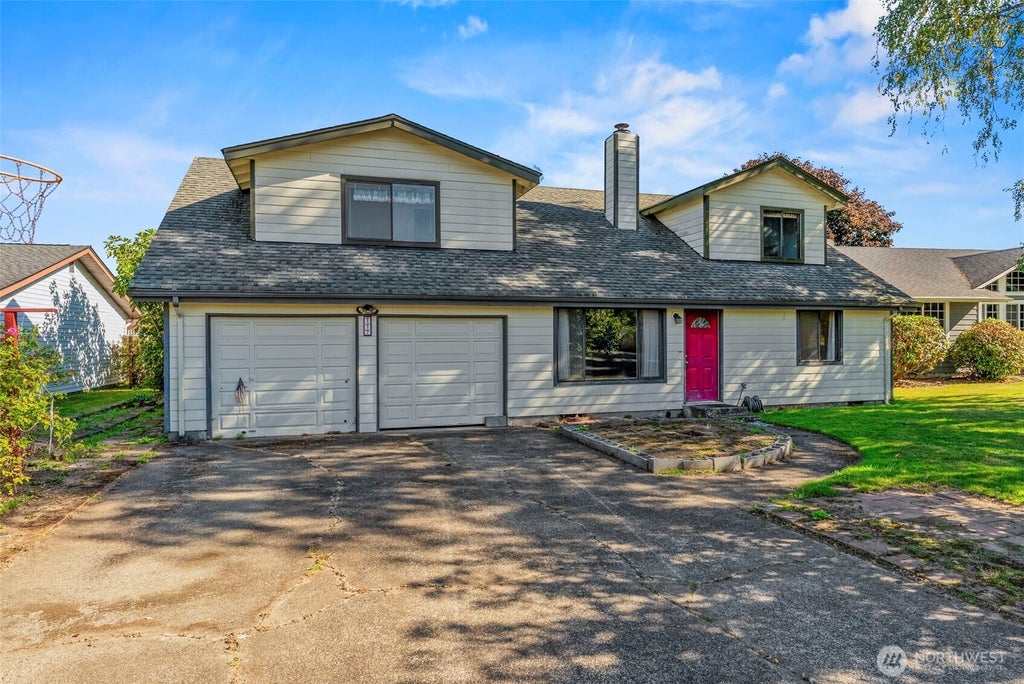 Photo of 117 Manteca DR, Kelso, WA 98626 (MLS # 2592510)