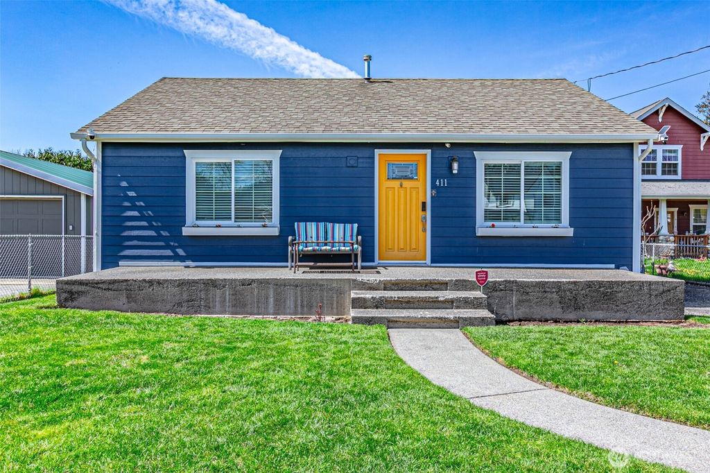 Photo of 411 Corrin Avenue SE, Orting, WA 98360 (MLS # 2503931)